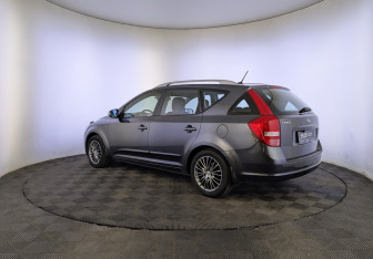 Подержанный автомобиль Kia Ceed Wagon 2011 года (7 фото)