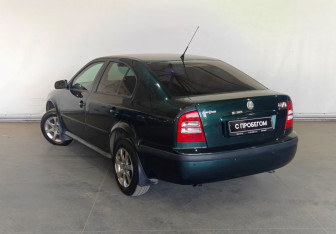 Подержанный автомобиль Skoda Octavia Liftback 2008 года (4 фото)