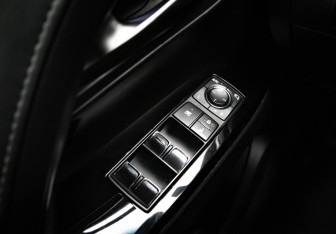 Подержанный автомобиль Lexus LX 2016 года (15 фото)