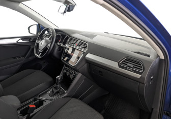 Подержанный автомобиль Volkswagen Tiguan 2020 года (13 фото)