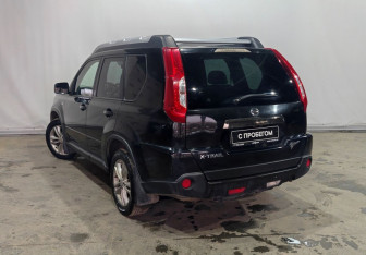Подержанный автомобиль Nissan X-Trail 2011 года (4 фото)