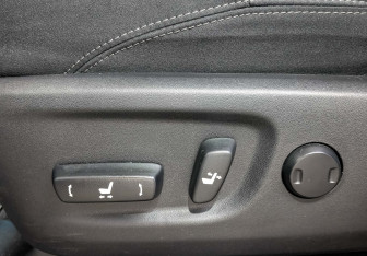 Подержанный автомобиль Toyota Land Cruiser Prado 2020 года (26 фото)