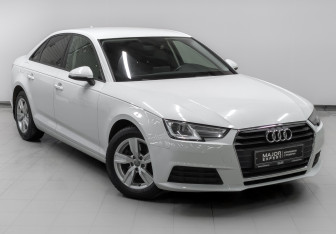 Подержанный автомобиль Audi A4 Sedan 2019 года (3 фото)