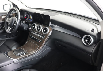 Подержанный автомобиль Mercedes-Benz GLC Coupe 2019 года (10 фото)