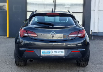 Подержанный автомобиль Opel Astra Hatchback 2013 года (6 фото)