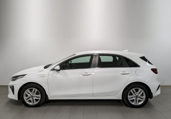 Подержанный автомобиль Kia Ceed Hatchback 2018 года (8 фото)