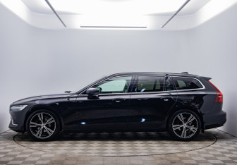 Подержанный автомобиль Volvo V60 2018 года (8 фото)