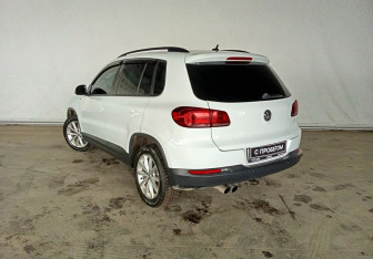 Подержанный автомобиль Volkswagen Tiguan 2015 года (7 фото)