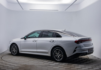 Подержанный автомобиль Kia K5 2021 года (7 фото)