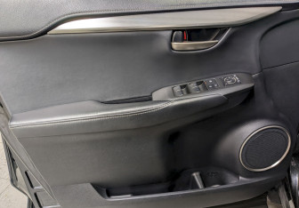 Подержанный автомобиль Lexus NX 2017 года (11 фото)