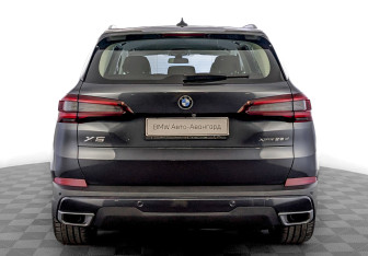 Подержанный автомобиль BMW X5 2020 года (6 фото)