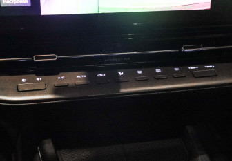 Подержанный автомобиль Changan UNI-S 2024 года (20 фото)