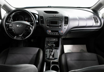 Подержанный автомобиль Kia Cerato Sedan 2018 года (7 фото)