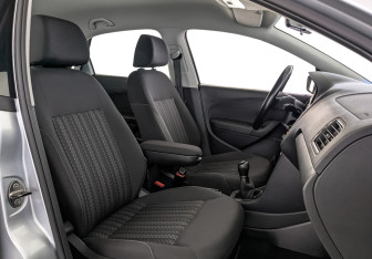 Подержанный автомобиль Volkswagen Polo Sedan 2015 года (23 фото)