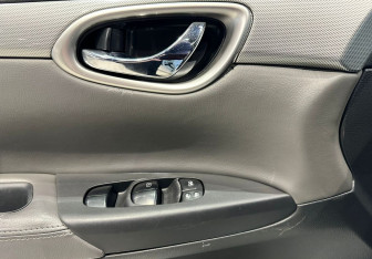 Подержанный автомобиль Nissan Sentra Sedan 2015 года (12 фото)