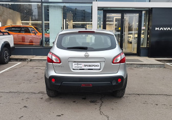 Подержанный автомобиль Nissan Qashqai 2010 года (6 фото)