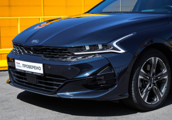 Подержанный автомобиль Kia K5 2021 года (14 фото)