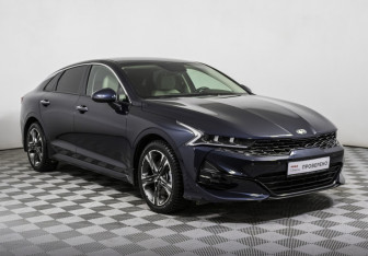 Подержанный автомобиль Kia K5 2021 года (3 фото)