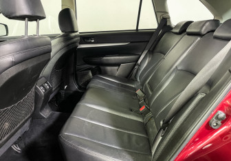 Подержанный автомобиль Subaru Outback Wagon 2012 года (10 фото)