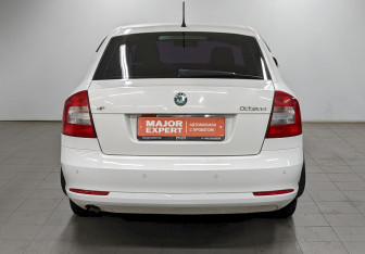 Подержанный автомобиль Skoda Octavia Liftback 2013 года (6 фото)