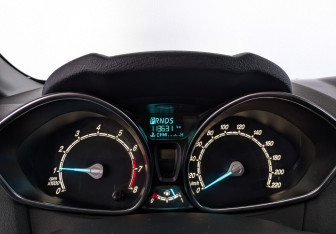 Подержанный автомобиль Ford Fiesta Hatchback 2017 года (16 фото)