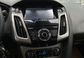 Подержанный автомобиль Ford Focus Sedan 2012 года (13 фото)