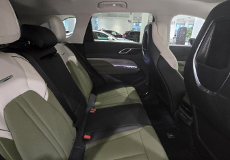 Новый Hongqi HS3 2024 (12 фото)