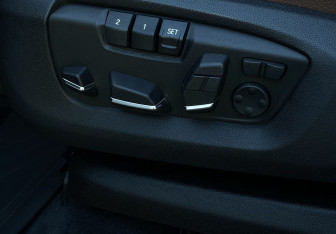 Подержанный автомобиль BMW X6 2014 года (24 фото)