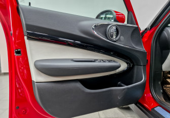 Подержанный автомобиль MINI Clubman Wagon 2021 года (20 фото)