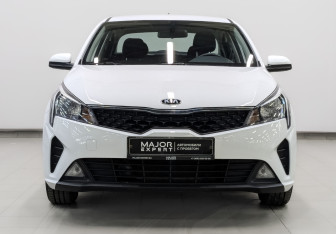 Подержанный автомобиль Kia Rio Sedan 2021 года (2 фото)