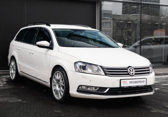Подержанный автомобиль Volkswagen Passat Wagon 2013 года (3 фото)