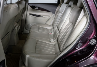 Подержанный автомобиль Infiniti QX50 2015 года (9 фото)
