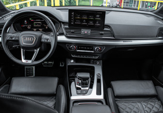 Подержанный автомобиль Audi Q5 2021 года (10 фото)