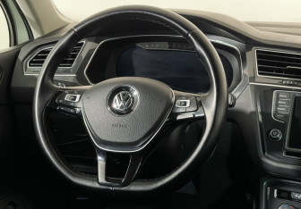 Подержанный автомобиль Volkswagen Tiguan 2017 года (14 фото)