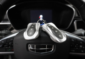 Подержанный автомобиль Geely Atlas Pro 2022 года (17 фото)