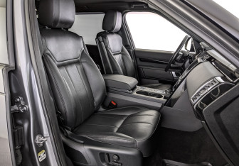 Подержанный автомобиль Land Rover Discovery 2018 года (24 фото)