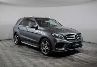 Подержанный автомобиль Mercedes-Benz GLE 2016 года (3 фото)