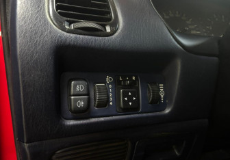 Подержанный автомобиль Mitsubishi Carisma Sedan 1999 года (18 фото)