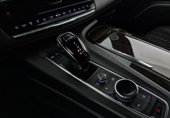 Подержанный автомобиль Cadillac Escalade Suv 2021 года (21 фото)