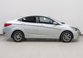 Подержанный автомобиль Hyundai Solaris Sedan 2016 года (4 фото)