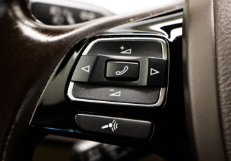 Подержанный автомобиль Volkswagen Touareg 2016 года (18 фото)