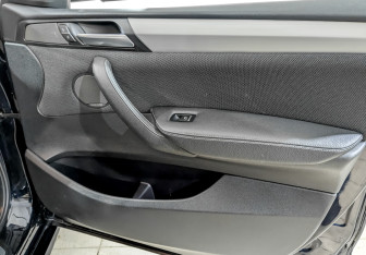 Подержанный автомобиль BMW X4 2018 года (25 фото)