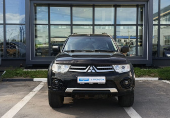 Подержанный автомобиль Mitsubishi Pajero Sport 2013 года (2 фото)