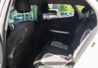 Подержанный автомобиль Kia Ceed Hatchback 2015 года (8 фото)