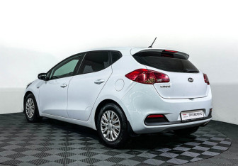 Подержанный автомобиль Kia Ceed Hatchback 2014 года (7 фото)