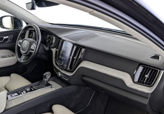 Подержанный автомобиль Volvo XC60 2018 года (13 фото)