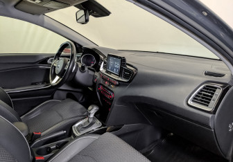 Подержанный автомобиль Kia Ceed Wagon 2019 года (11 фото)