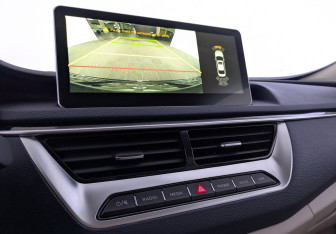 Подержанный автомобиль Hongqi H5 2022 года (15 фото)