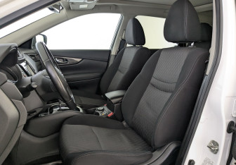 Подержанный автомобиль Nissan X-Trail 2018 года (21 фото)