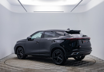 Подержанный автомобиль Omoda C5 2023 года (7 фото)